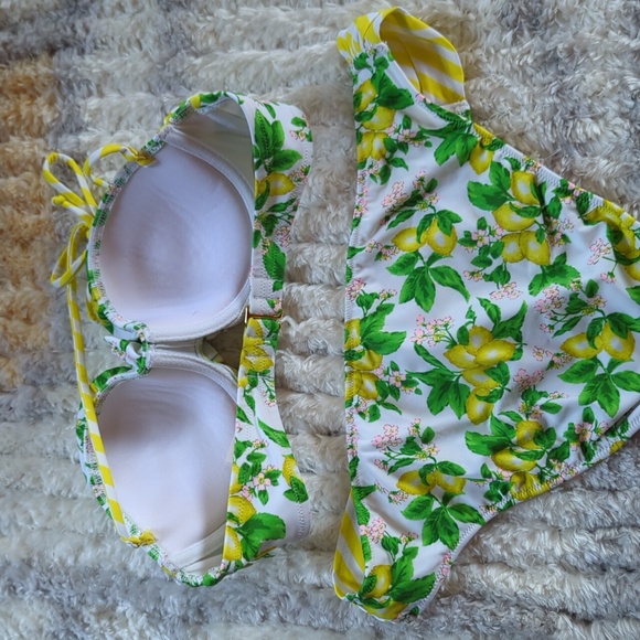 Victoria Secret Bikini - Picture 5 of 6